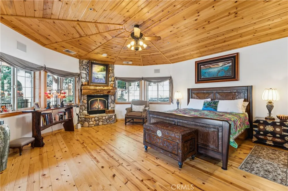 268 Cedarbrook Twin Peaks, CA 92391