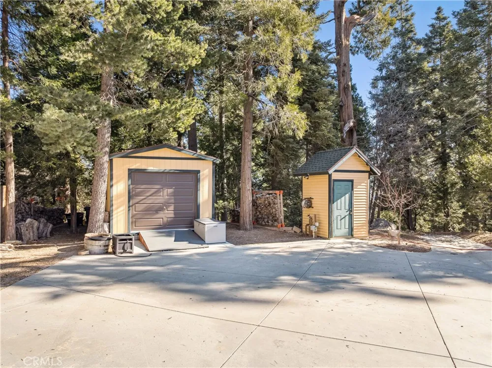 268 Cedarbrook Twin Peaks, CA 92391