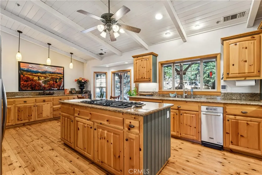 268 Cedarbrook Twin Peaks, CA 92391