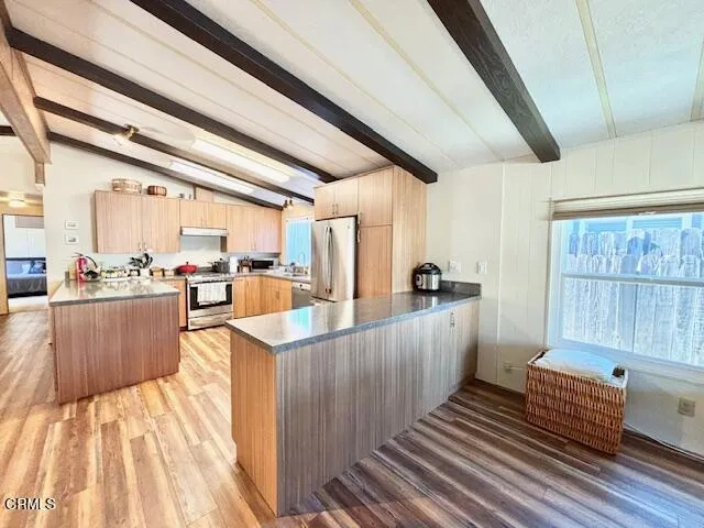 1220 Johnson Drive #108 Ventura, CA 93003