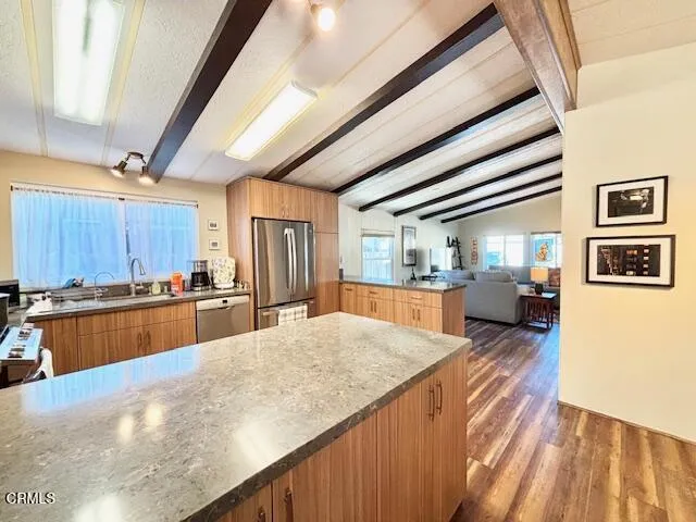 1220 Johnson Drive #108 Ventura, CA 93003