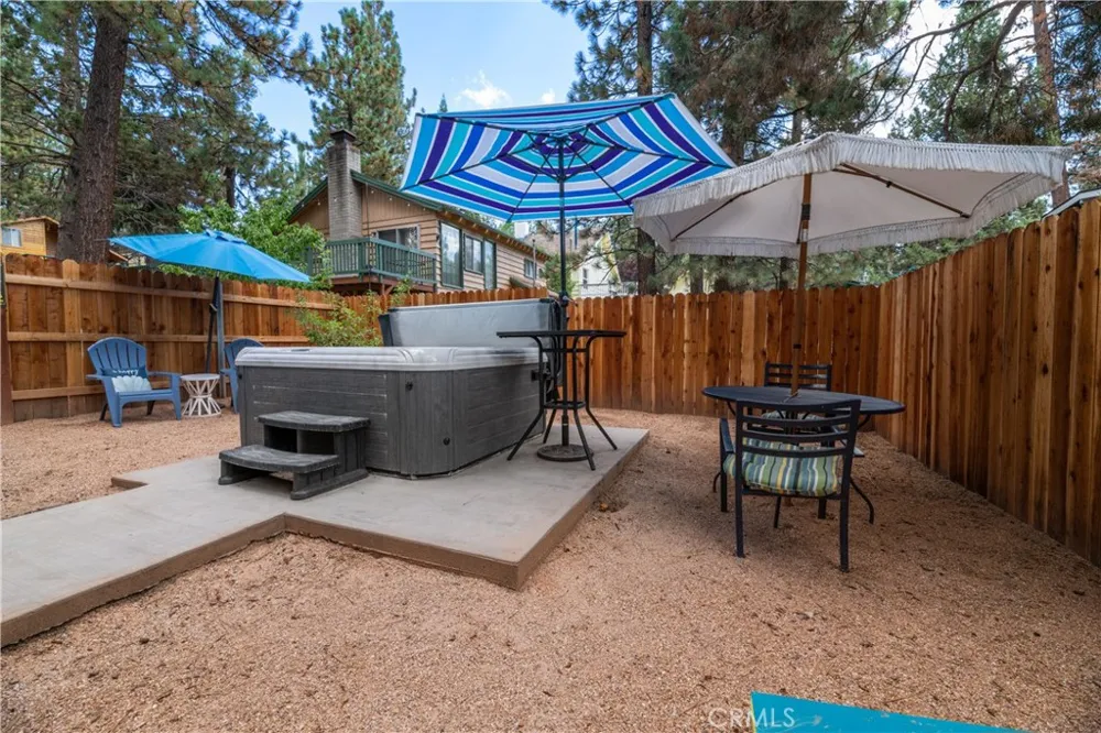 42955 Encino Big Bear Lake, CA 92315