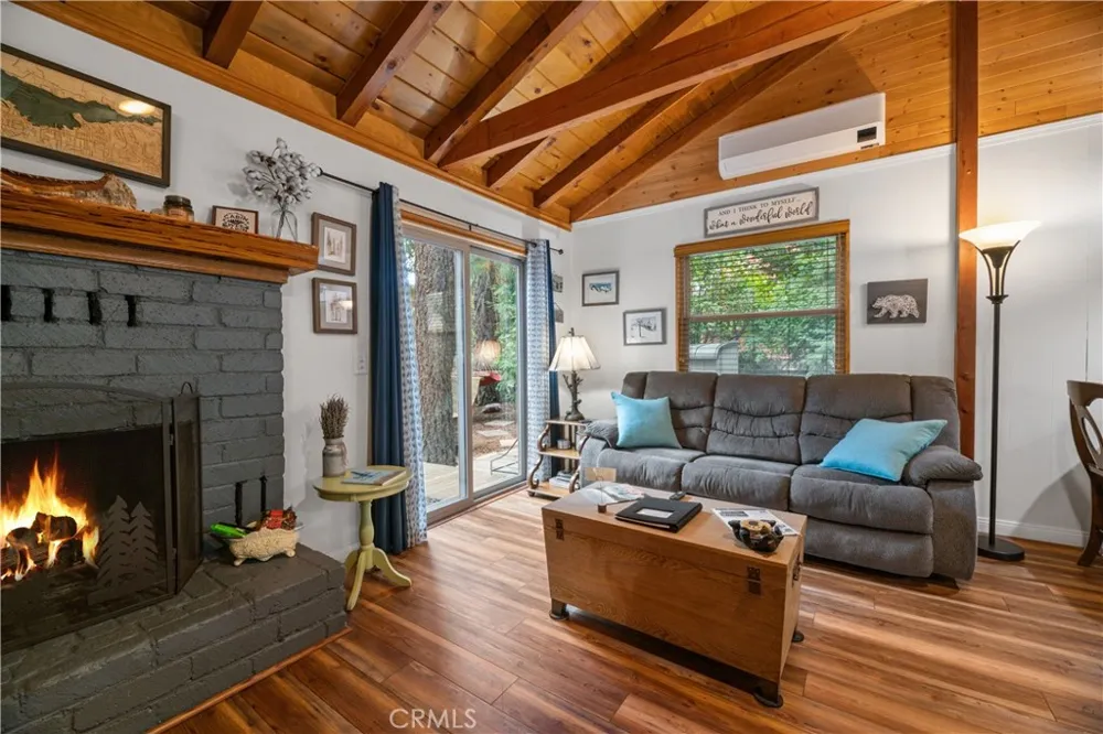 42955 Encino Big Bear Lake, CA 92315
