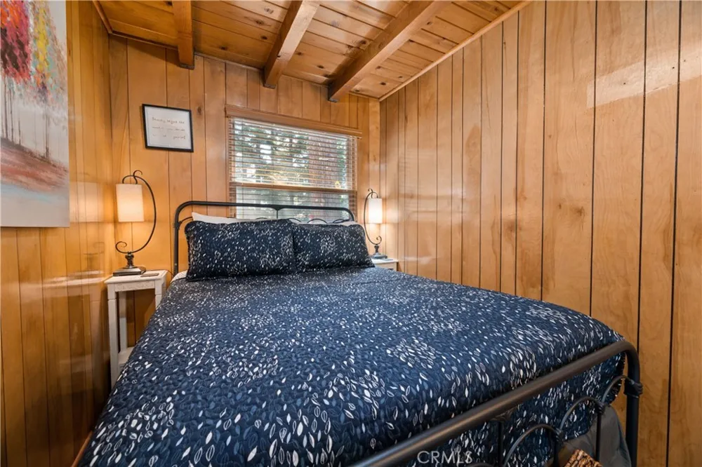 42955 Encino Big Bear Lake, CA 92315