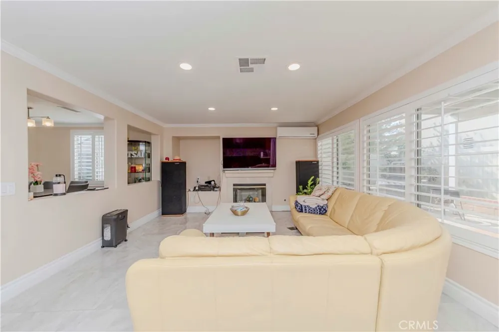 1528 W Delvale West Covina, CA 91790