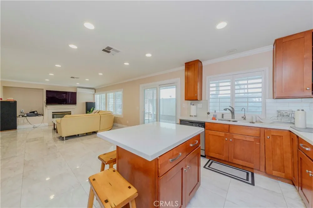 1528 W Delvale West Covina, CA 91790