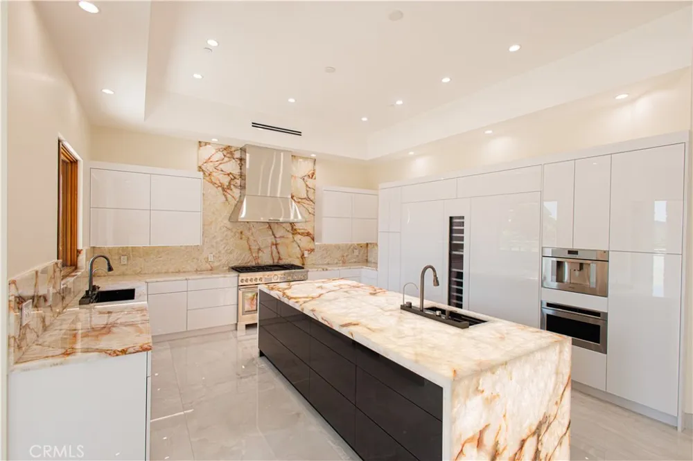 10521 Mary Bell Avenue Shadow Hills, CA 91040
