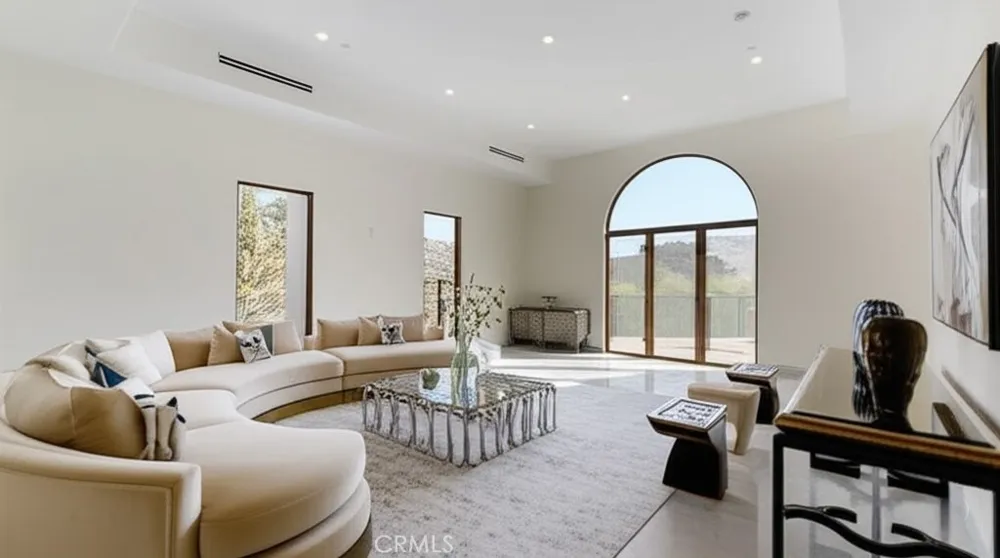 10521 Mary Bell Avenue Shadow Hills, CA 91040