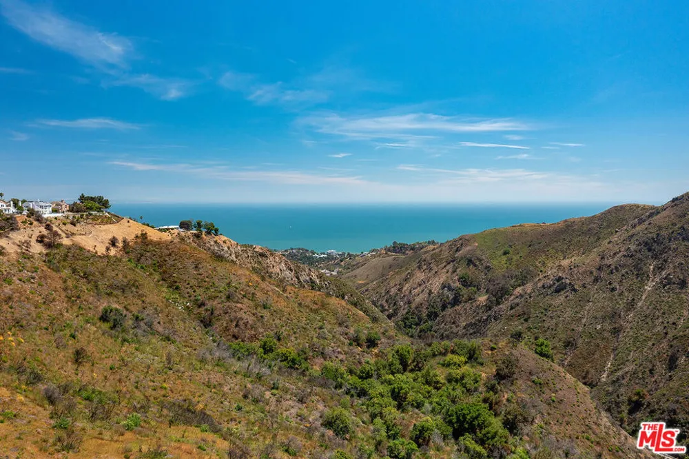 1120 Cumbre Alta Court Pacific Palisades, CA 90272