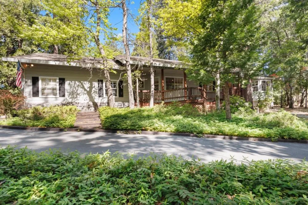 17256 Mount Elizabeth Drive Sonora, CA 95370