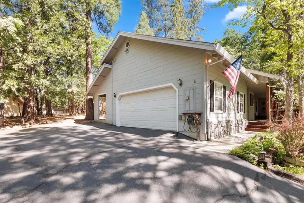 17256 Mount Elizabeth Drive Sonora, CA 95370