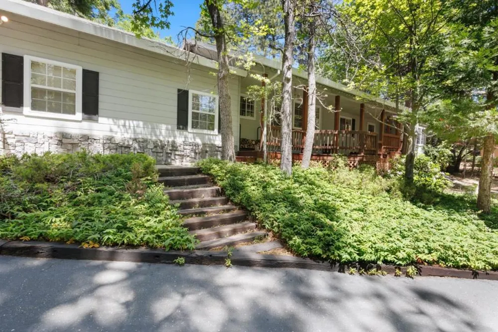 17256 Mount Elizabeth Drive Sonora, CA 95370