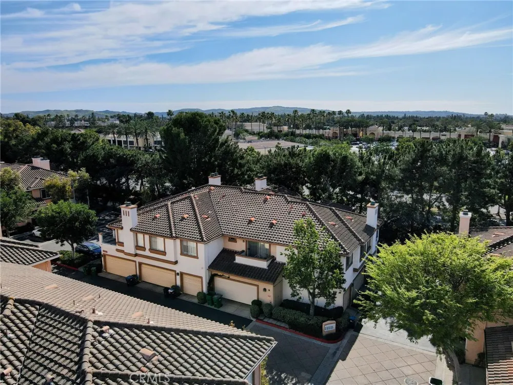 902 Solvay Aisle Irvine, CA 92606