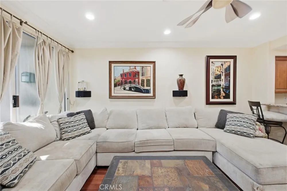 902 Solvay Aisle Irvine, CA 92606