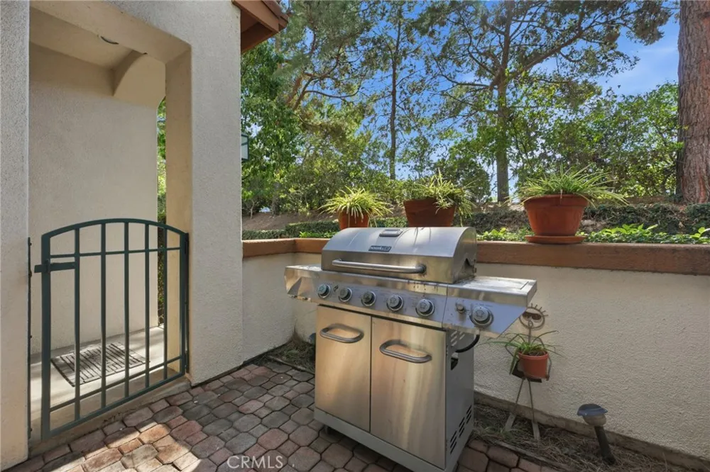 902 Solvay Aisle Irvine, CA 92606