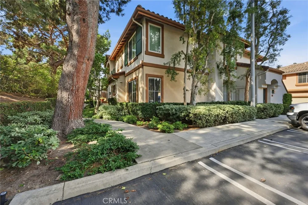 902 Solvay Aisle Irvine, CA 92606