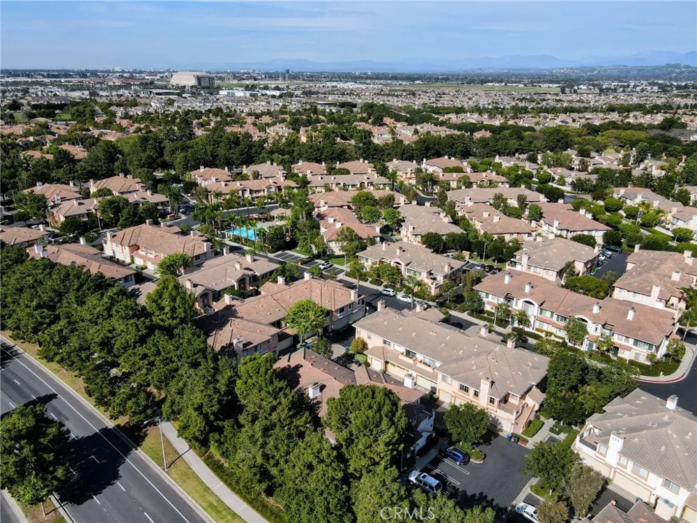 902 Solvay Aisle Irvine, CA 92606