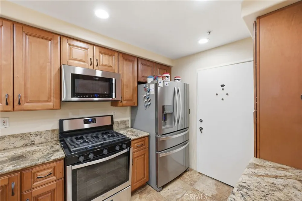 902 Solvay Aisle Irvine, CA 92606