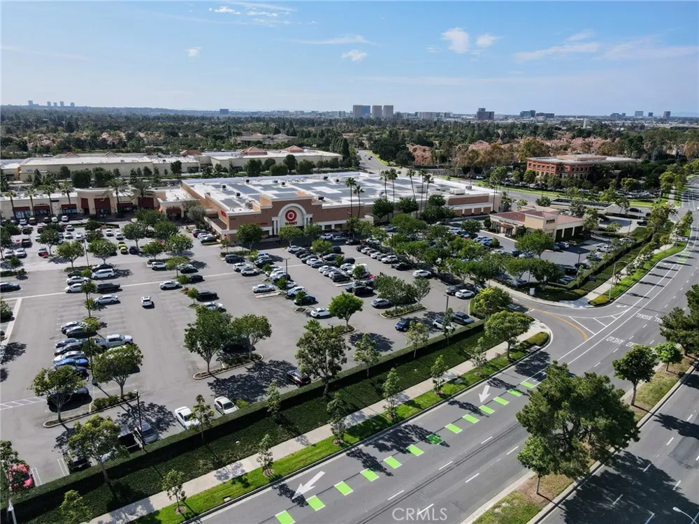 902 Solvay Aisle Irvine, CA 92606