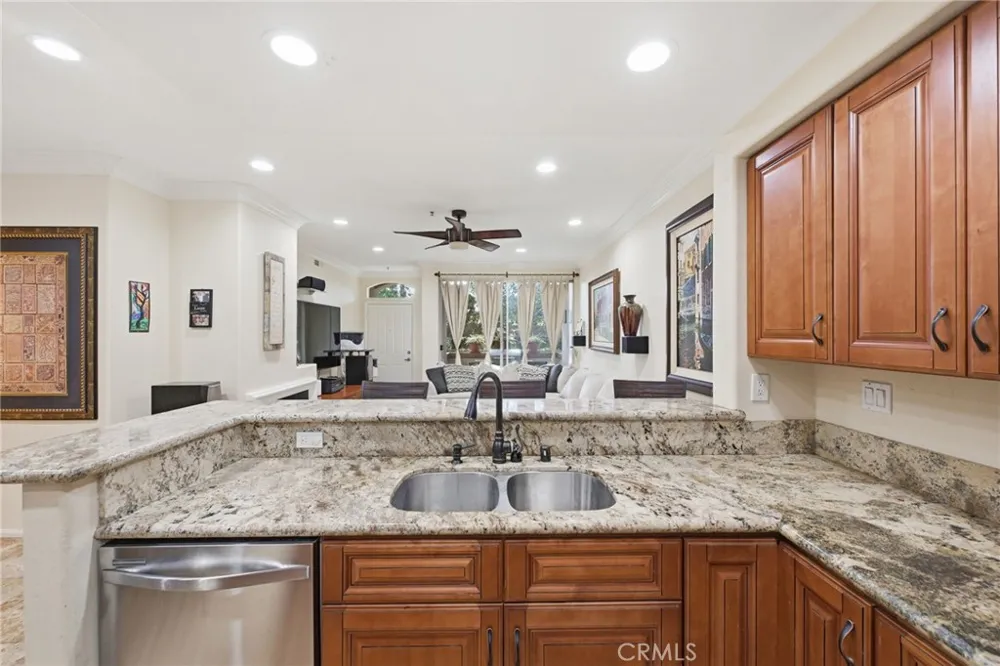 902 Solvay Aisle Irvine, CA 92606