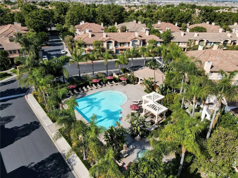 902 Solvay Aisle Irvine, CA 92606