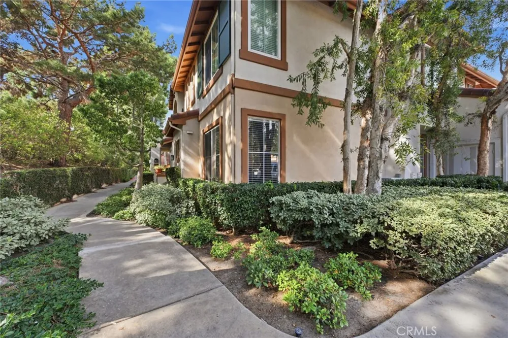 902 Solvay Aisle Irvine, CA 92606
