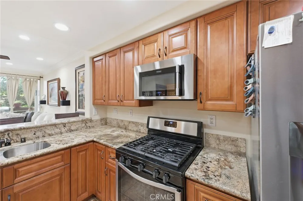 902 Solvay Aisle Irvine, CA 92606