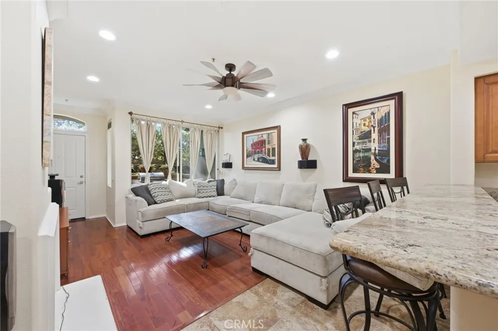 902 Solvay Aisle Irvine, CA 92606
