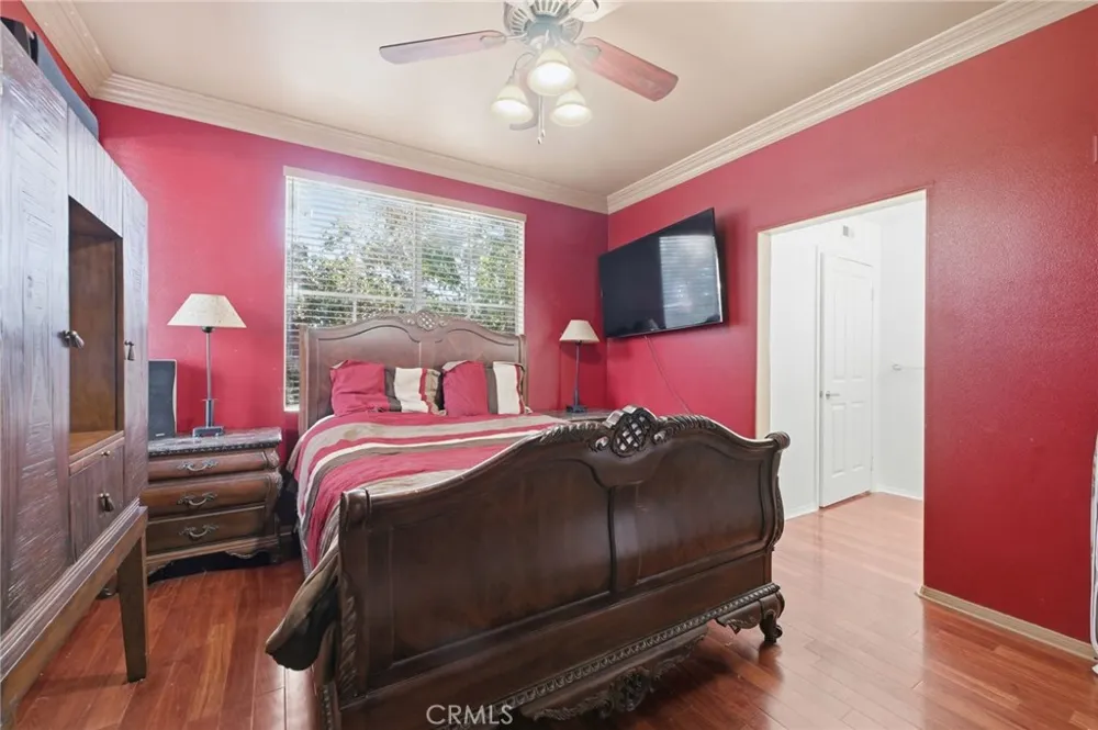 902 Solvay Aisle Irvine, CA 92606