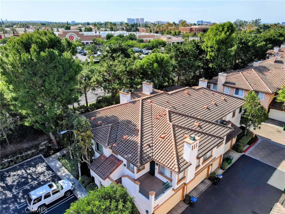 902 Solvay Aisle Irvine, CA 92606