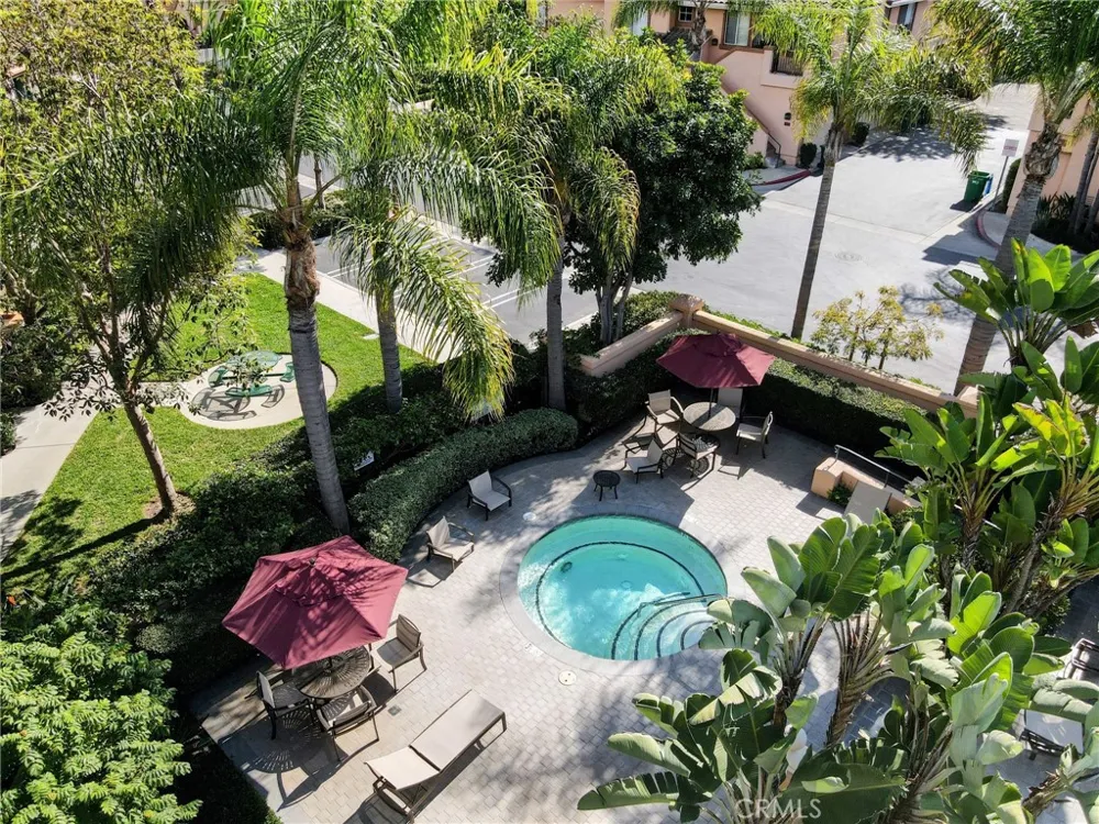 902 Solvay Aisle Irvine, CA 92606