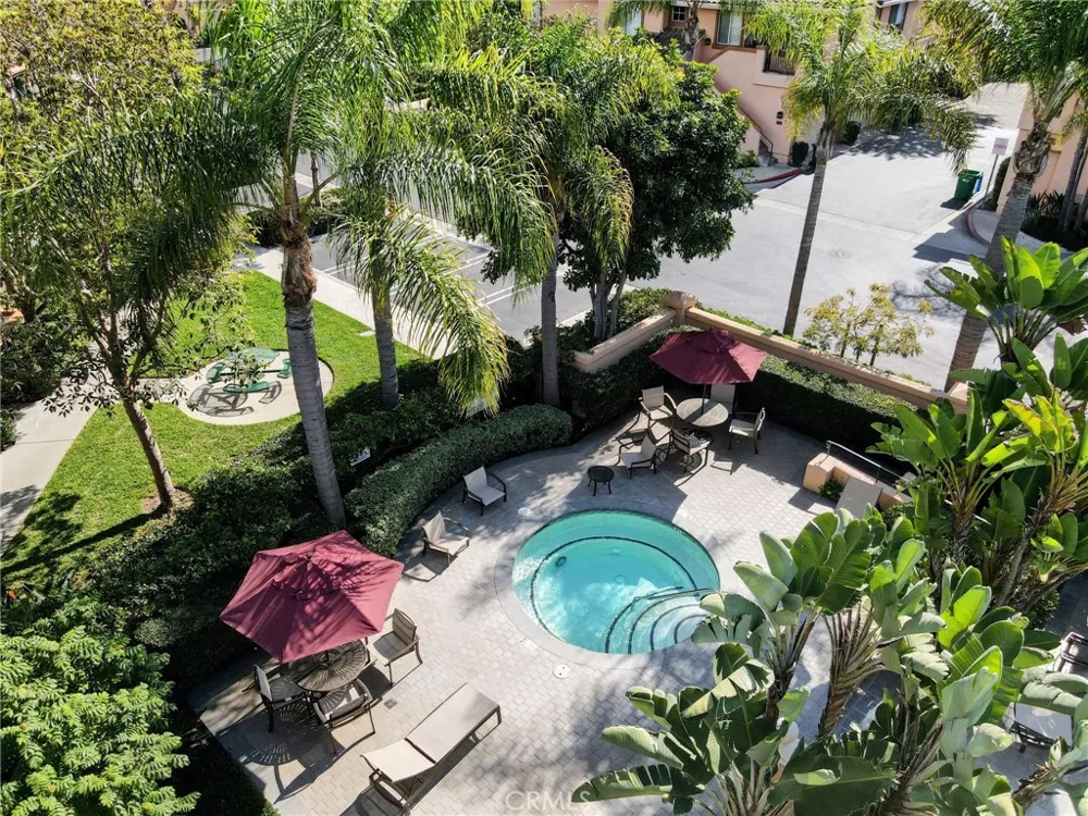 902 Solvay Aisle Irvine, CA 92606