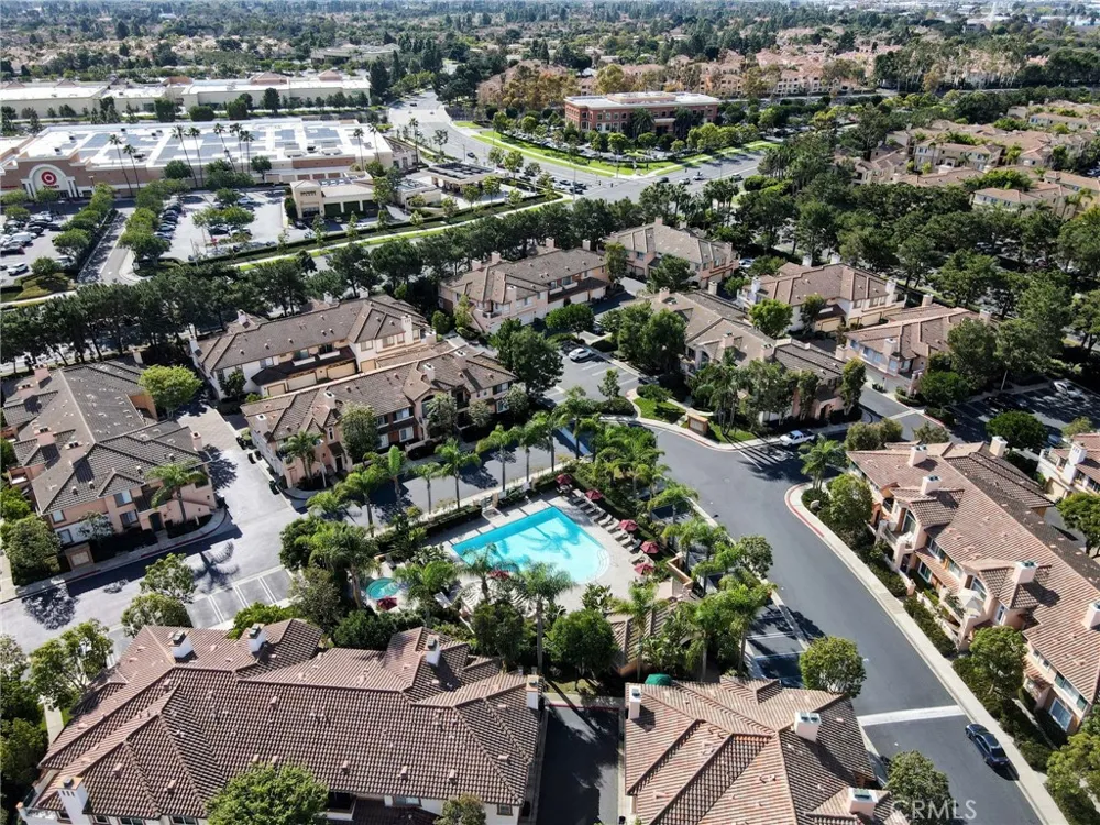 902 Solvay Aisle Irvine, CA 92606