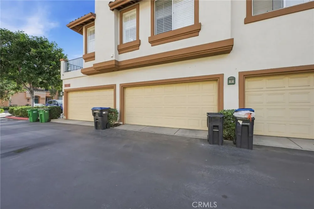 902 Solvay Aisle Irvine, CA 92606