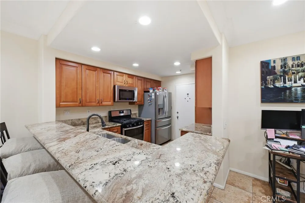 902 Solvay Aisle Irvine, CA 92606