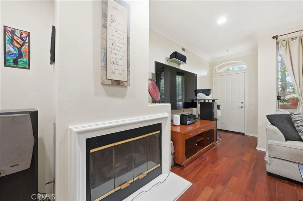 902 Solvay Aisle Irvine, CA 92606
