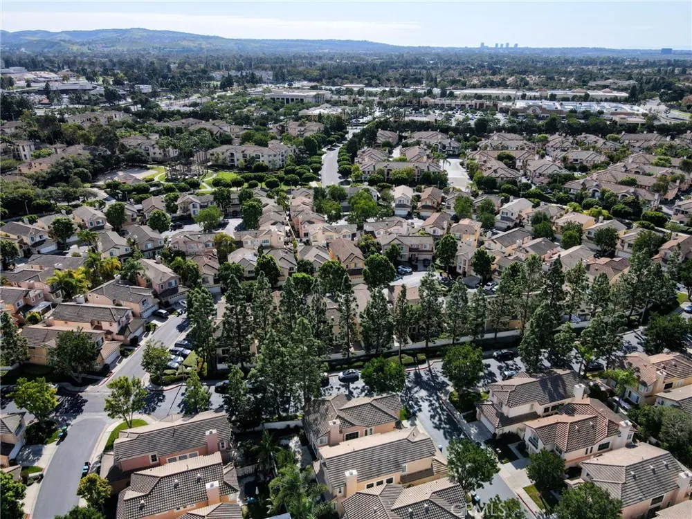 902 Solvay Aisle Irvine, CA 92606