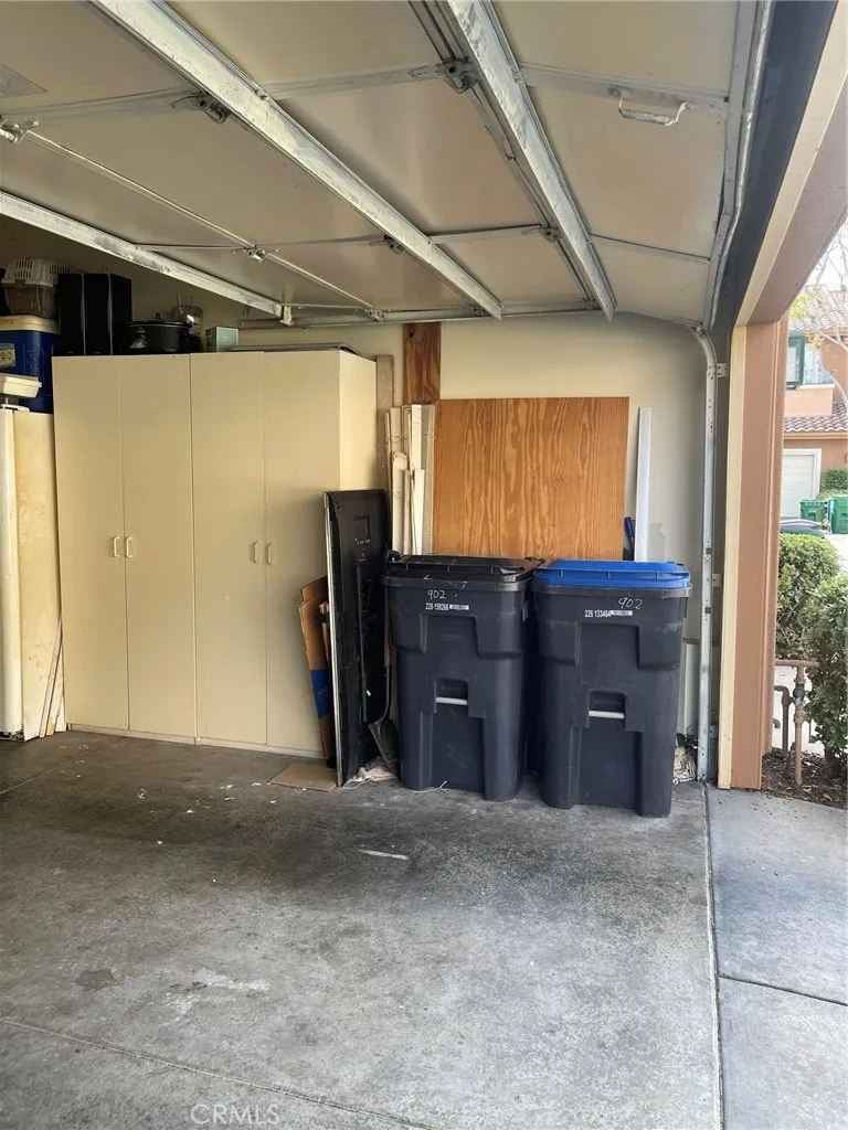 902 Solvay Aisle Irvine, CA 92606