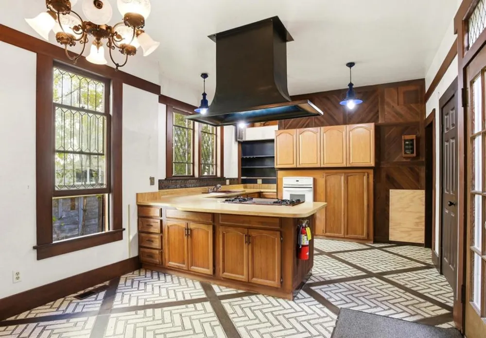137 Elm Street San Mateo, CA 94401