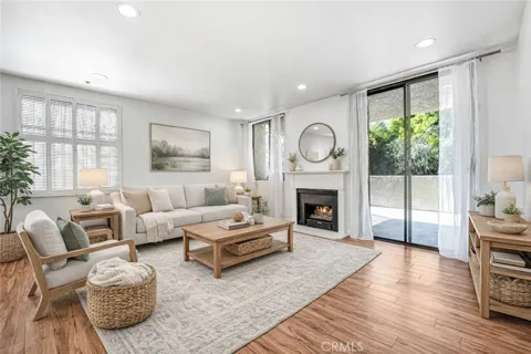 7001 S La Cienega #101