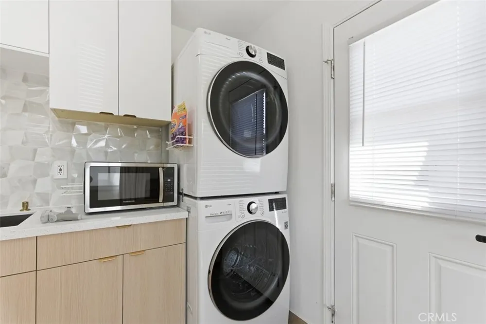 1095 Bonita Street #B Tustin, CA 92780