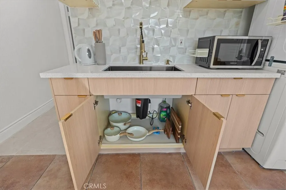 1095 Bonita Street #B Tustin, CA 92780