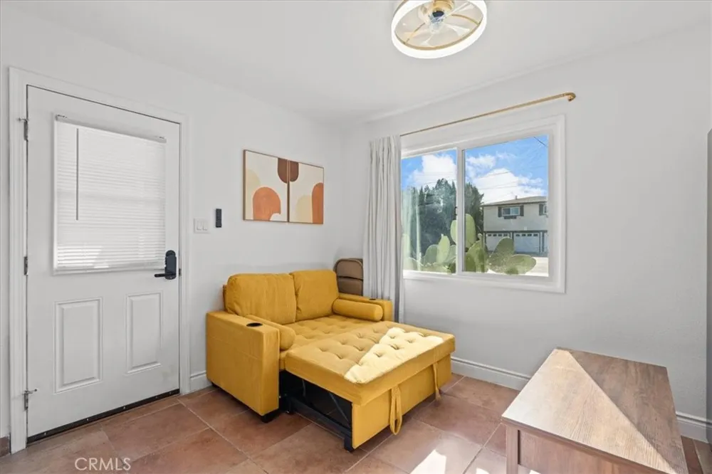 1095 Bonita Street #B Tustin, CA 92780