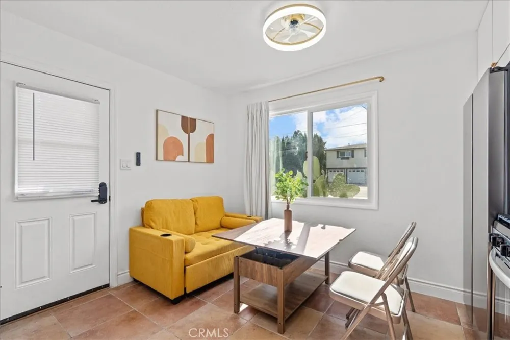 1095 Bonita Street #B Tustin, CA 92780
