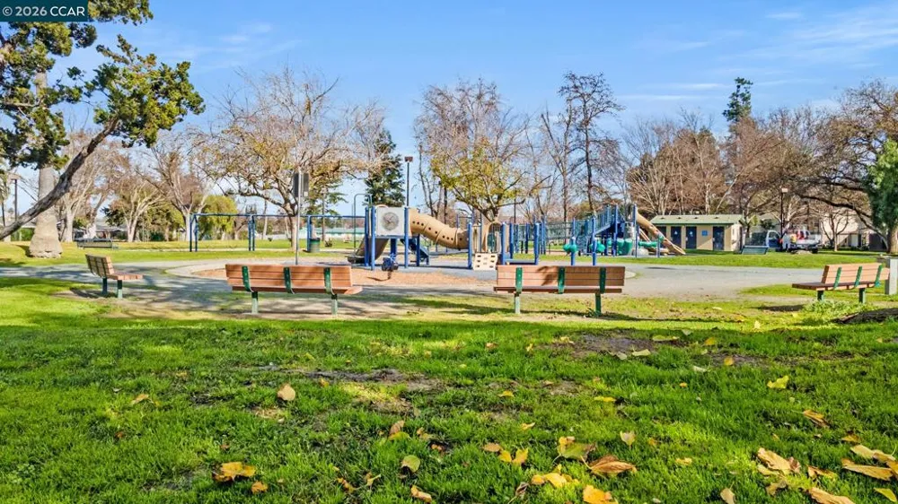 1133 Meadow Lane #106 Concord, CA 94520
