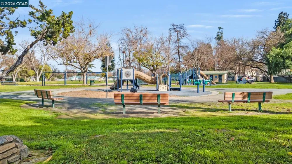 1133 Meadow Lane #106 Concord, CA 94520