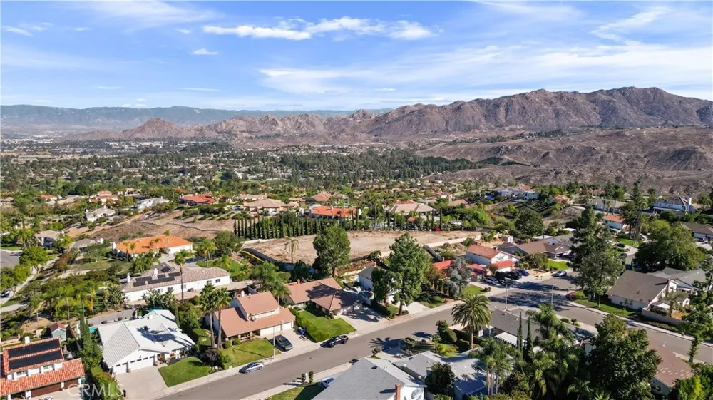 6204 Claridge Drive Riverside, CA 92506
