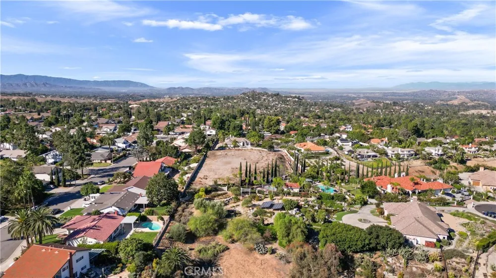 6204 Claridge Drive Riverside, CA 92506