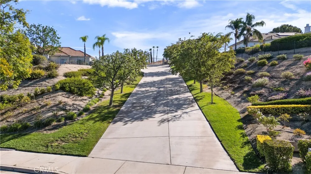 6204 Claridge Drive Riverside, CA 92506