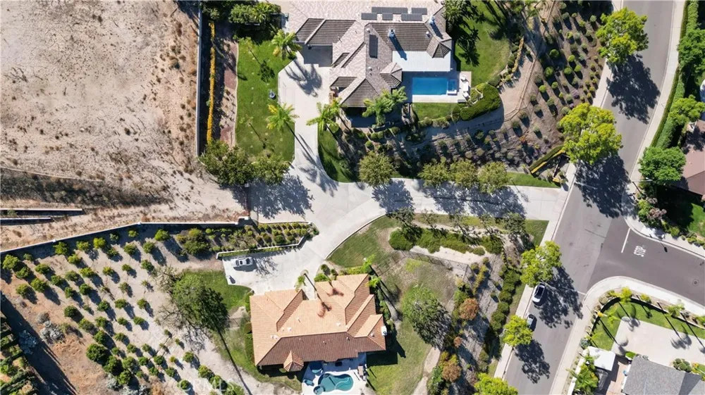 6204 Claridge Drive Riverside, CA 92506